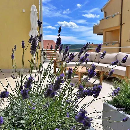 Appartement With A - C In Cizici-insel Krk 12498